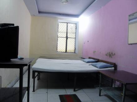 Hotel Barkha Ac Rooms, Raipur 3